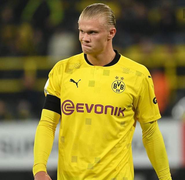 九游娱乐-关于哈兰德巅峰对决，萨拉赫与30激战切尔西分钟，战术调整胜负难料！的信息