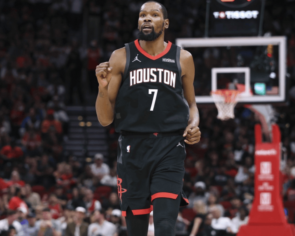 杜兰特回归赛场,精彩发挥首场状态亮眼,篮网观众沸腾!的简单介绍 杜兰特回归赛场,精彩发挥首场状态亮眼,篮网观众沸腾!的简单介绍